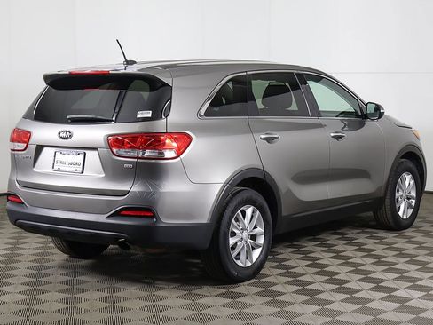 Used 2016 Kia Sorento L FWD image 5