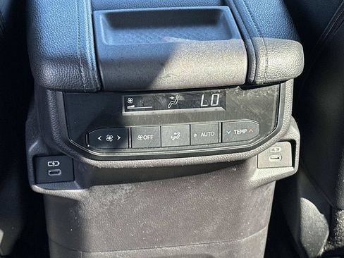 Used 2025 Toyota Grand Highlander FWD image 19
