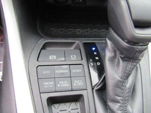 Used 2019 Toyota RAV4 XLE w/ All Weather Liner Package AWD/4WD image 32