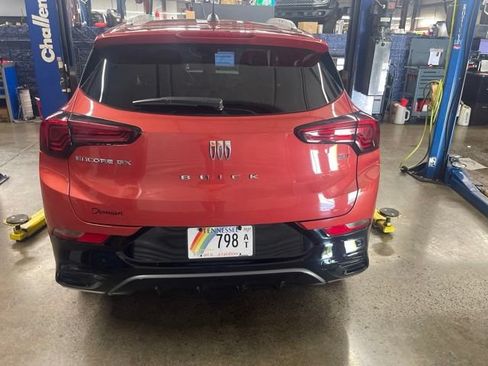 Used 2024 Buick Encore GX Sport Touring FWD image 8