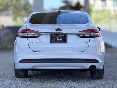 Used 2017 Ford Fusion SE w/ Equipment Group 602A FWD image 8