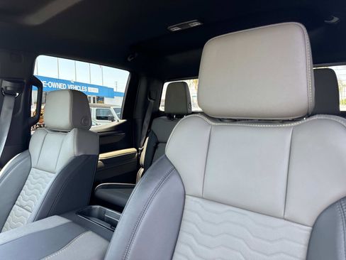 Used 2024 Chevrolet Silverado 1500 ZR2 w/ Technology Package image 17