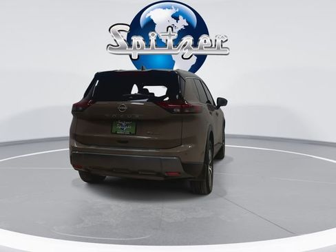 Used 2025 Nissan Rogue SL w/ SL Premium Package image 10