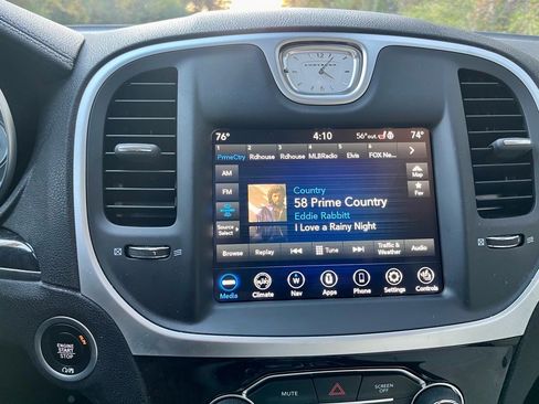 New 2023 Chrysler 300 Touring L w/ Popular Equipment Group image 23