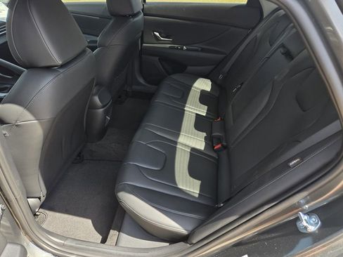 New 2026 Hyundai Elantra Limited FWD image 19