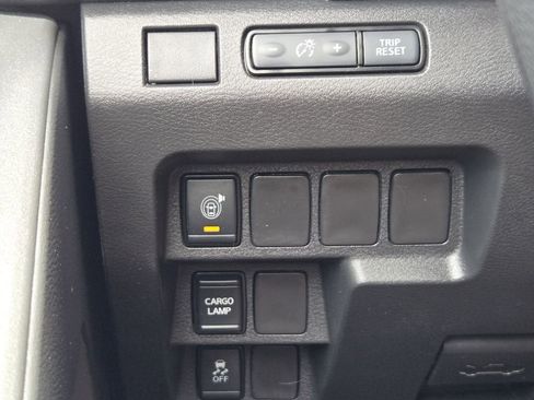 Used 2025 Nissan Frontier SV RWD image 17