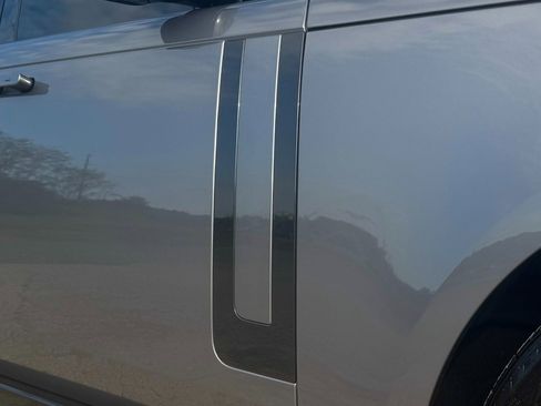 Used 2023 Land Rover Range Rover SE image 41