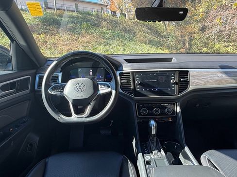 Used 2022 Volkswagen Atlas Cross Sport SE w/ Panoramic Sunroof Package image 10