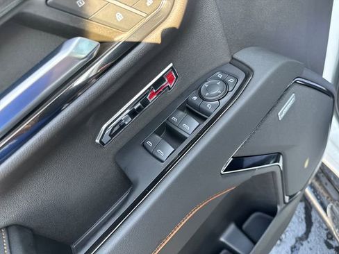 Certified 2023 GMC Sierra 1500 AT4 image 12