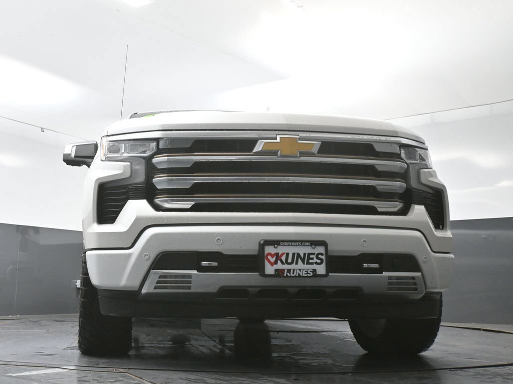 Used 2022 Chevrolet Silverado 1500 High Country w/ High Country Premium Package AWD/4WD image 64