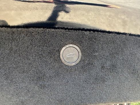 Used 2022 Tesla Model X image 72