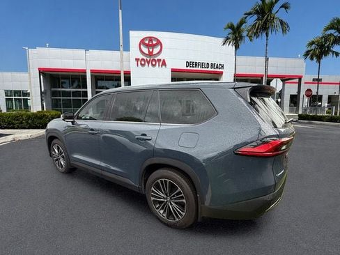 Used 2024 Toyota Grand Highlander AWD Hybrid image 7
