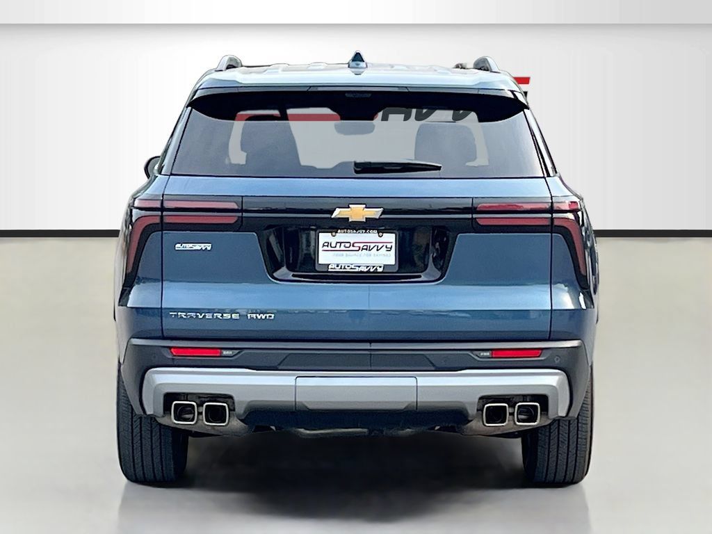 Used 2026 Chevrolet Traverse LT w/ Driver Confidence Package AWD/4WD image 6