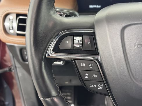 Used 2023 Lincoln Nautilus Reserve w/ Equipment Group 202A image 32