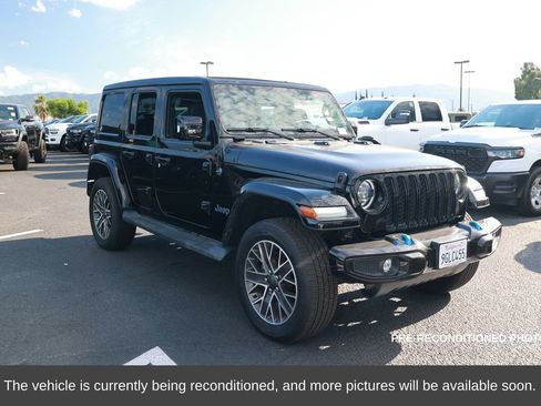 Used 2023 Jeep Wrangler Unlimited Sahara image 8