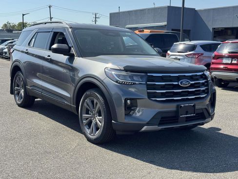 New 2026 Ford Explorer Active w/ Active Comfort Package AWD/4WD image 2