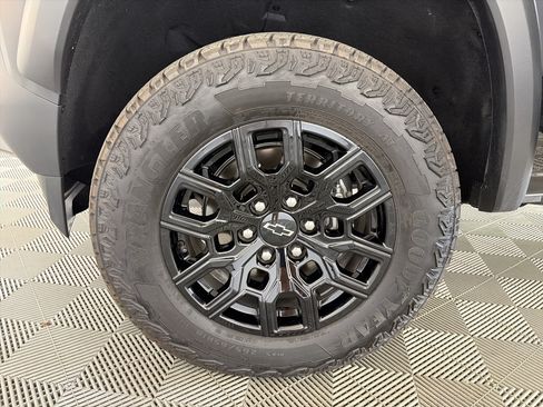 Used 2025 Chevrolet Colorado Trail Boss AWD/4WD image 13