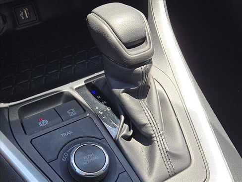 Used 2024 Toyota RAV4 XLE AWD/4WD image 12