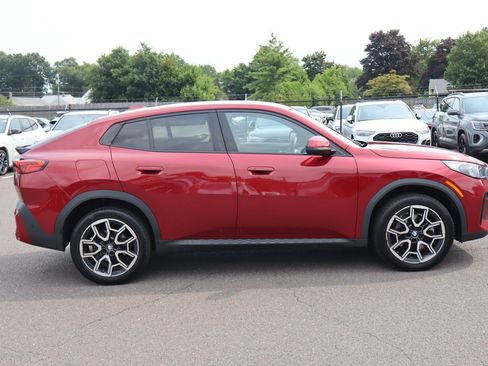Used 2025 BMW X2 xDrive28i w/ Premium Package AWD/4WD image 4