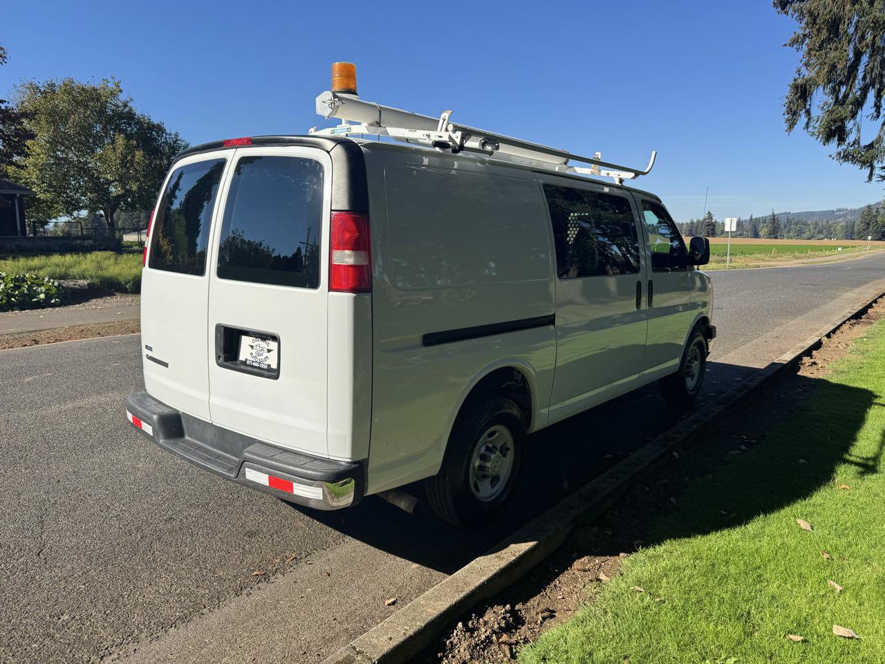 Used 2010 Chevrolet Express 2500 RWD image 5