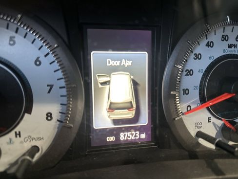 Used 2019 Toyota Sienna SE Premium image 12