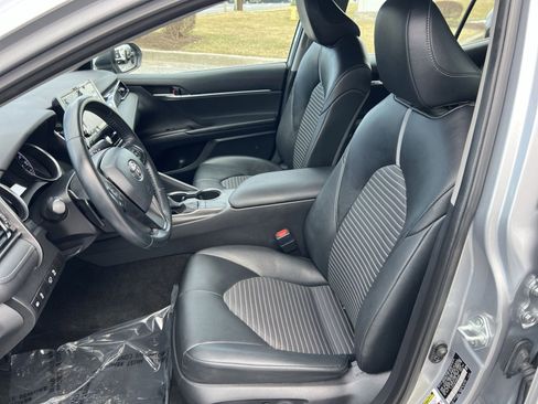 Used 2022 Toyota Camry SE image 13
