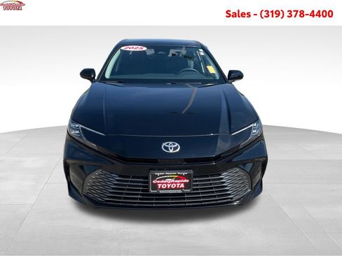 Certified 2025 Toyota Camry XLE FWD image 11