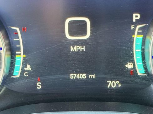 Used 2023 Chrysler Pacifica Touring-L FWD image 32