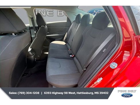 Used 2024 Hyundai Elantra SE FWD image 19