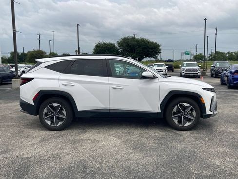 Used 2025 Hyundai Tucson SEL FWD image 4