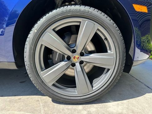 Used 2025 Porsche Macan image 37