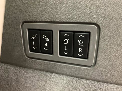 Used 2021 Cadillac XT6 Premium Luxury image 54