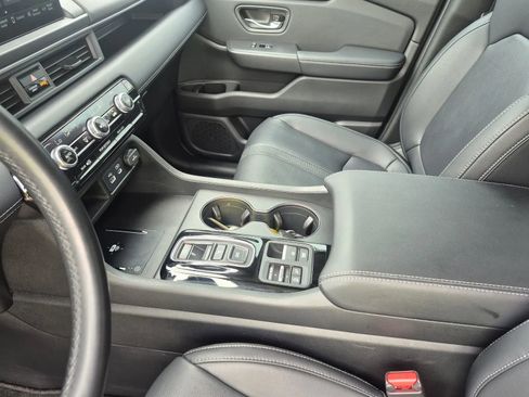 Used 2023 Honda Pilot EX-L image 17