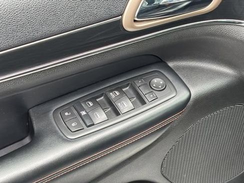 Used 2016 Jeep Grand Cherokee Limited 75th Anniversary AWD/4WD image 18