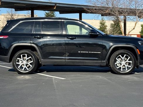 Used 2024 Jeep Grand Cherokee Limited image 8