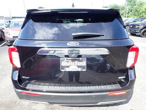 Used 2020 Ford Explorer XLT w/ Equipment Group 202A AWD/4WD image 6