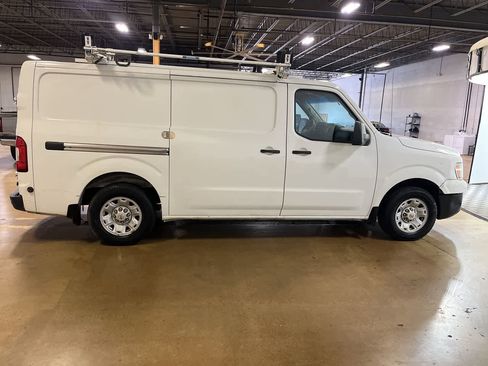 Used 2016 Nissan NV 2500 SV RWD image 9