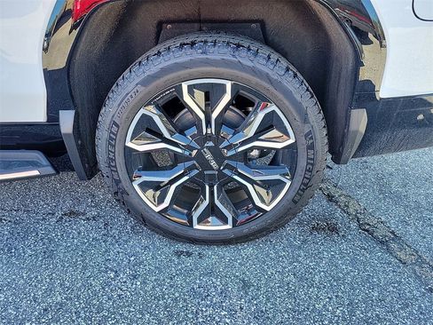 New 2025 GMC Sierra EV Denali image 4