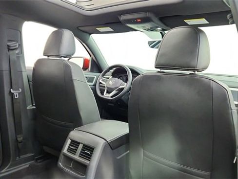 Used 2021 Volkswagen Atlas Cross Sport SE w/ Panoramic Sunroof Package image 26