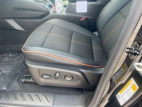 Used 2025 GMC Canyon AT4 AWD/4WD image 10