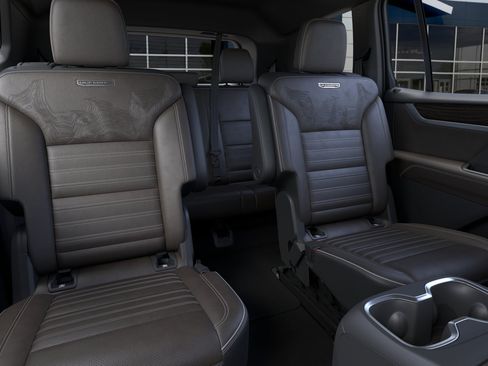 New 2027 GMC Acadia Denali Ultimate FWD image 17