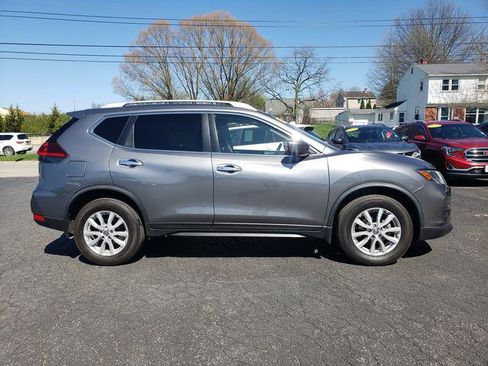 Used 2018 Nissan Rogue SV w/ Sun & Sound Touring Package image 2