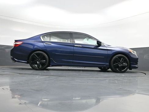 Used 2017 Honda Accord Sport Special Edition image 30