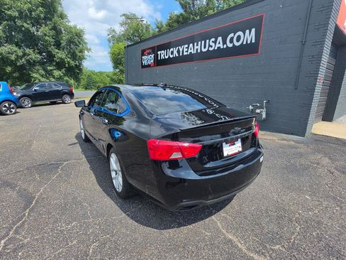Used 2018 Chevrolet Impala Premier w/ Premier Convenience Package FWD image 3