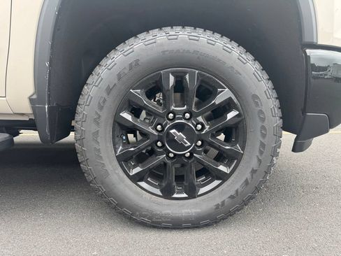 New 2026 Chevrolet Silverado 2500 Custom w/ Custom Convenience Package AWD/4WD image 11