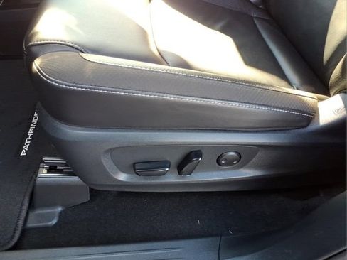 Used 2025 Nissan Pathfinder SL w/ Cargo Package AWD/4WD image 12