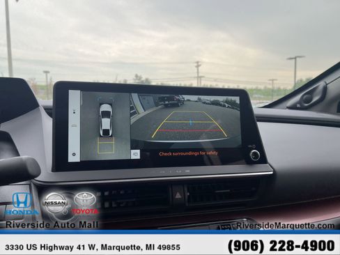 Used 2024 Toyota Prius Prime Premium w/ Advanced Technology Package FWD image 23