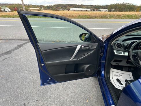 Used 2013 MAZDA MAZDA3 i Grand Touring w/ Tech Pkg image 15