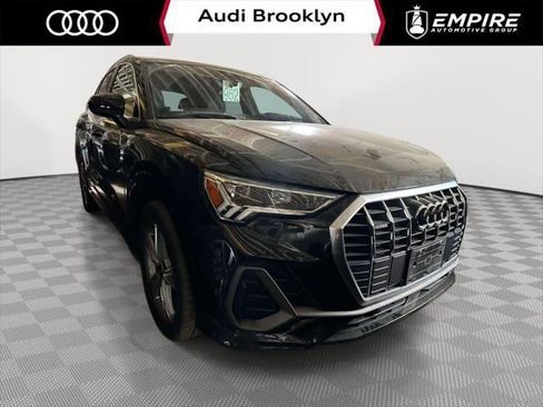 Used 2023 Audi Q3 2.0T Premium w/ Convenience Package AWD/4WD image 1