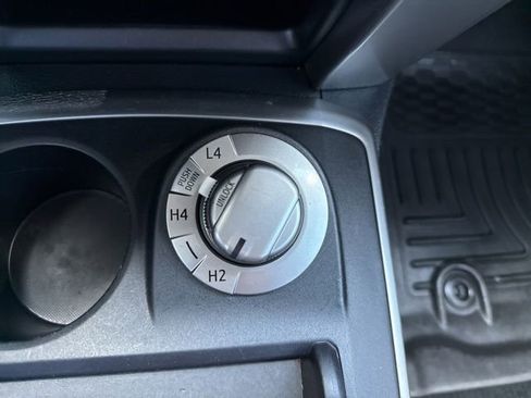 Used 2016 Toyota 4Runner SR5 AWD/4WD image 35